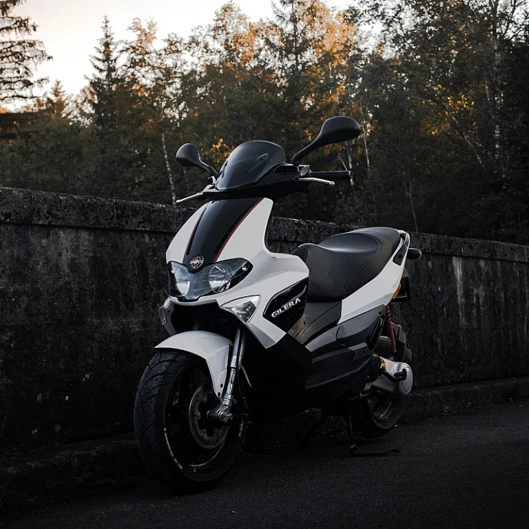Exploration du bmw ce 02 : une révolution dans les scooters électriques
