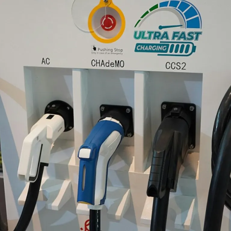 Tout savoir sur la puissance d'une trottinette électrique de 8000 watts