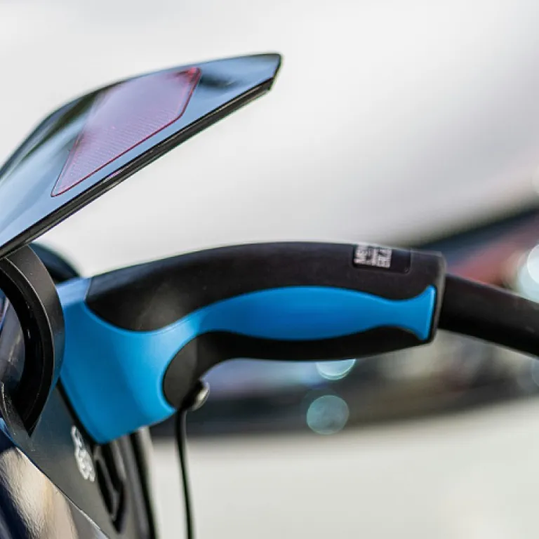 Le scooter tout terrain adapté aux personnes en situation de handicap : une nouvelle mobilité accessible