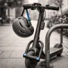 Casque connecté, GPS tracker, antivol U : la vraie liste de départ du rider urbain