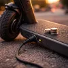 Combien coûte un kilomètre en scooter électrique ? Le vrai calcul, charges comprises